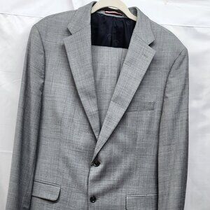 Tommy Hilfiger Suit Mens 44R Grey 2 Button 100% Wool Pants 38x30 Flat